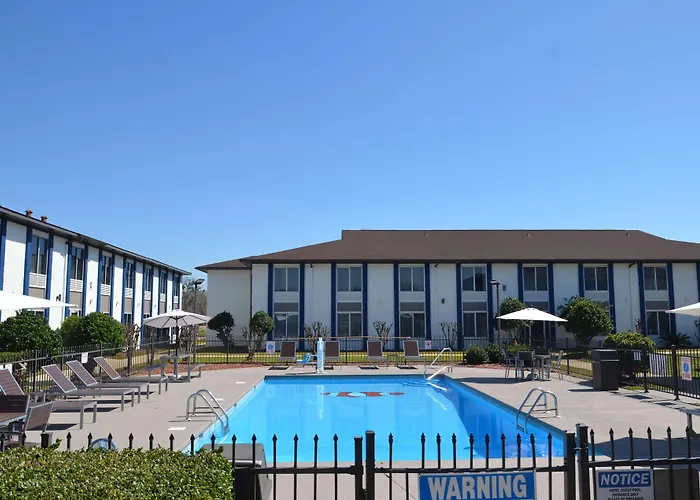 Americas Best Value Inn & Suites-Foley - Fully Renovated
